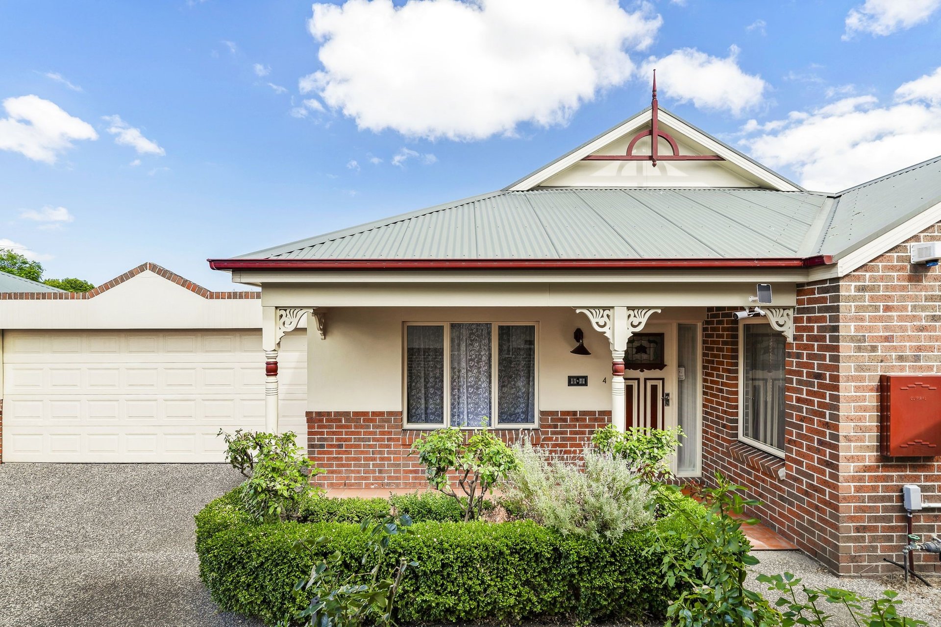 Property Gallery - Main Image