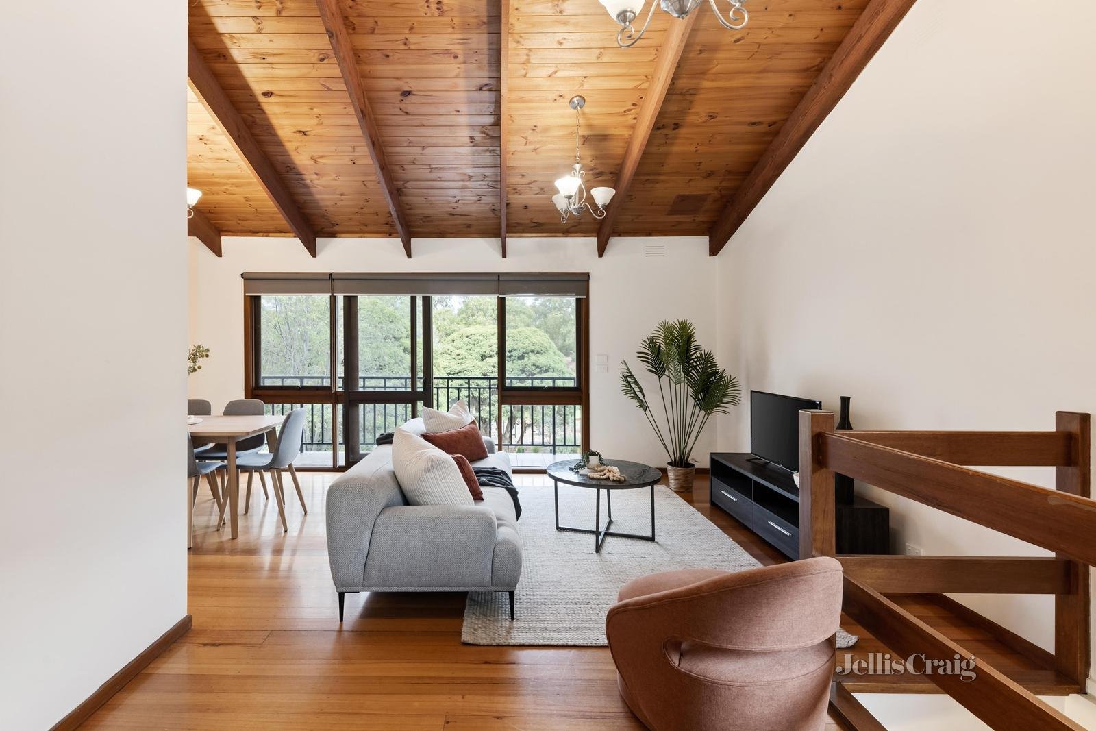 4/13 Kampman Street, Bulleen image 2