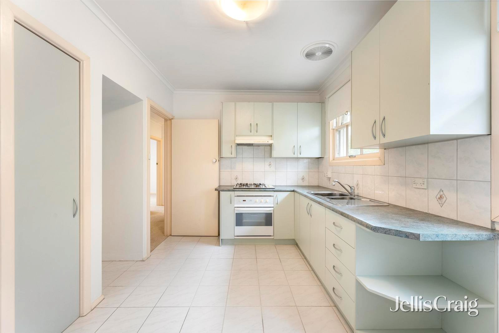 4/13 Olympian Avenue, Mount&nbsp;Waverley image 3