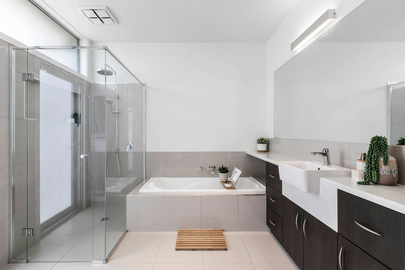 Property Gallery Thumbnail 11