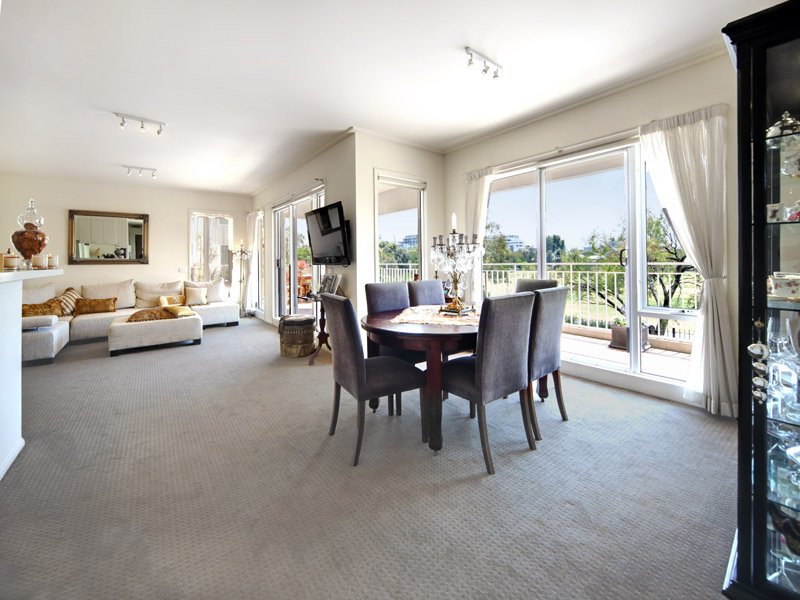 41/3 Seisman Place, Port Melbourne image 4