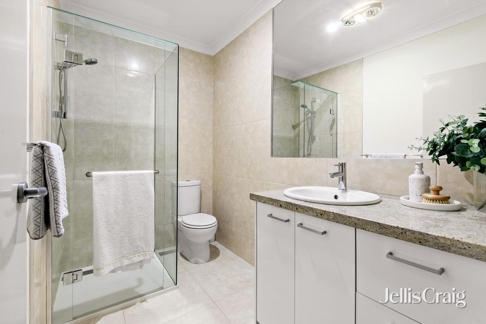 4/131 Charman Road, Beaumaris image 9