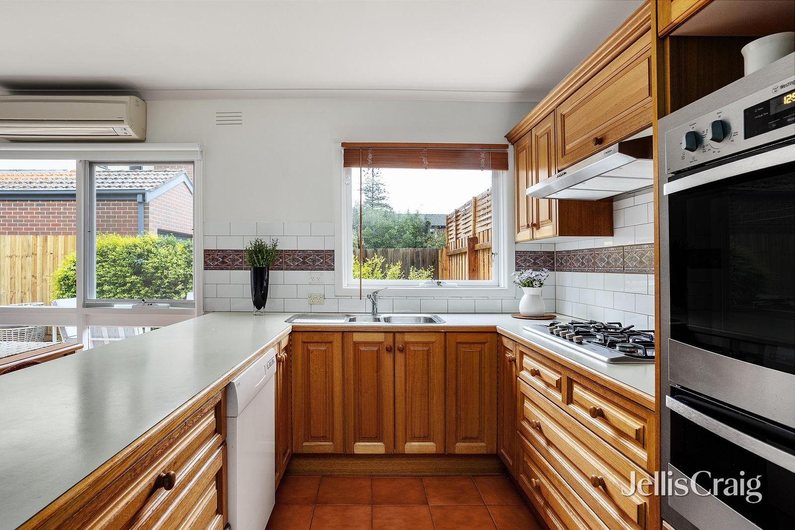 4/131 Locksley Road, Eaglemont image 5