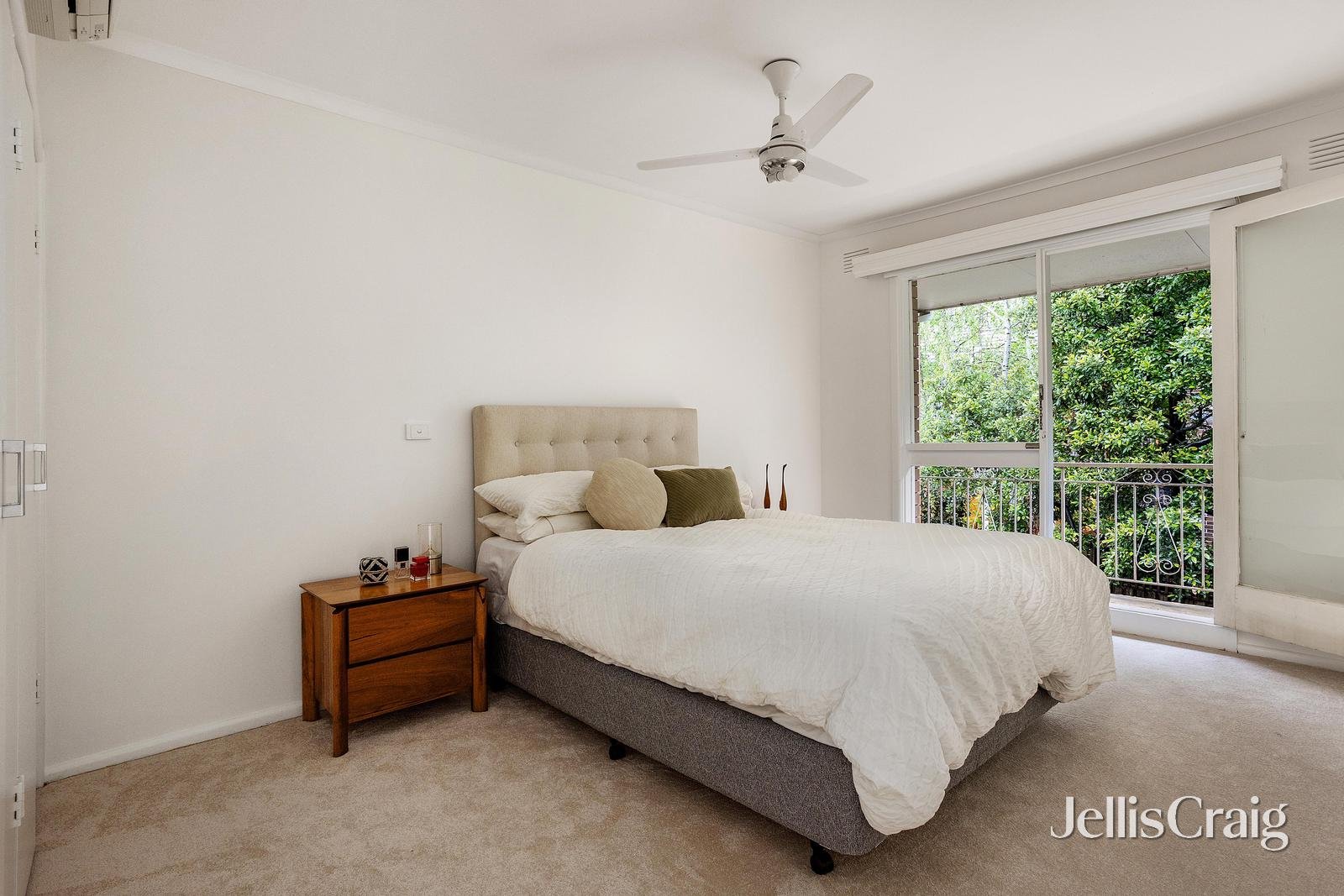 4/131 Locksley Road, Eaglemont image 6