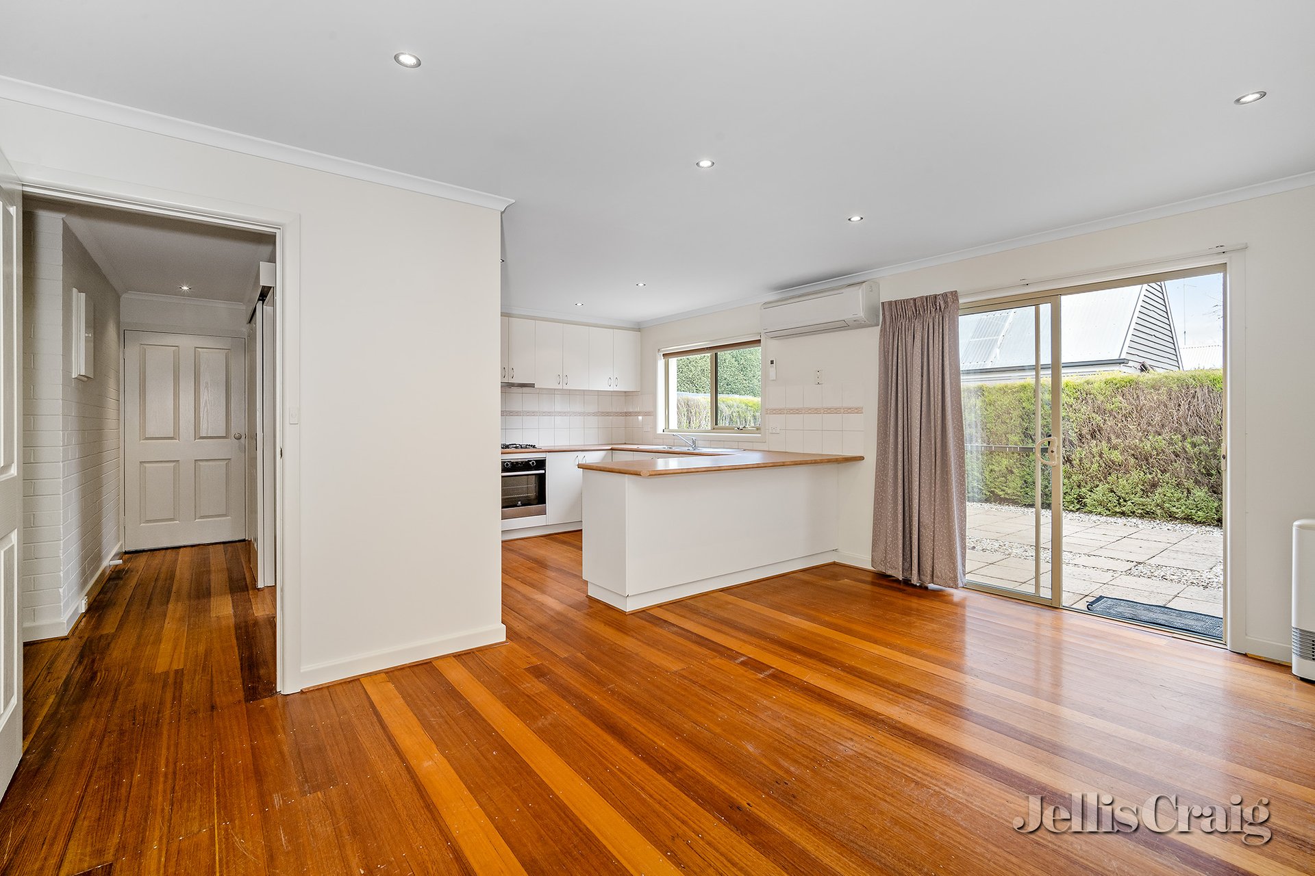 4/1314 Mair Street, Lake Wendouree image 1