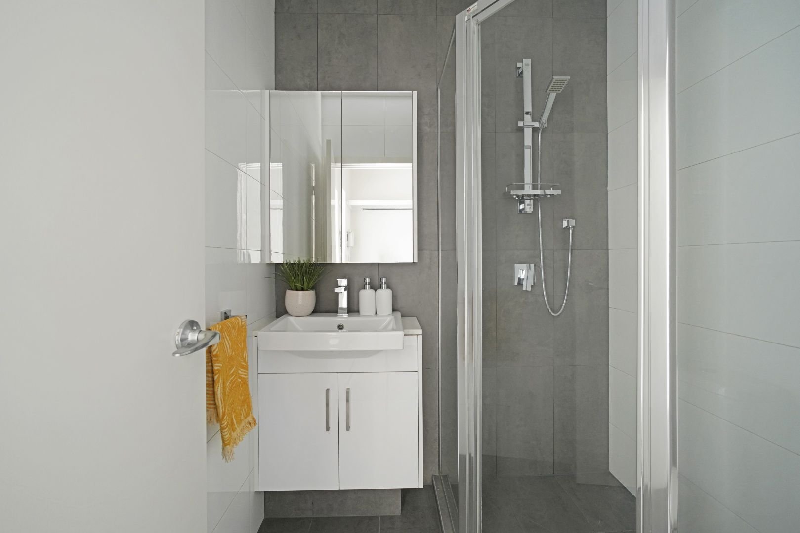Property Gallery Thumbnail 6