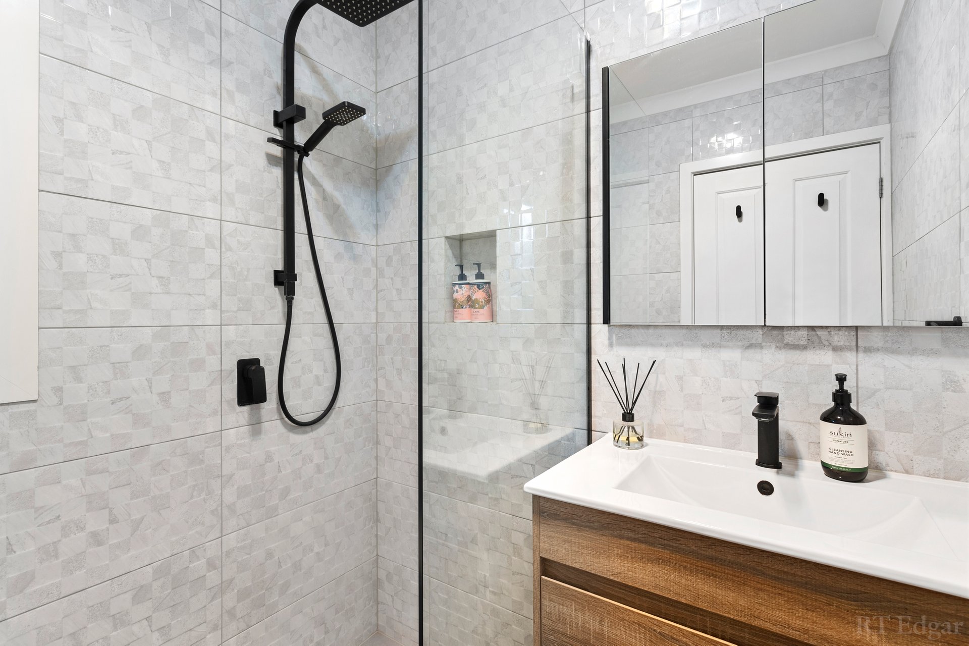 Property Gallery Thumbnail 6