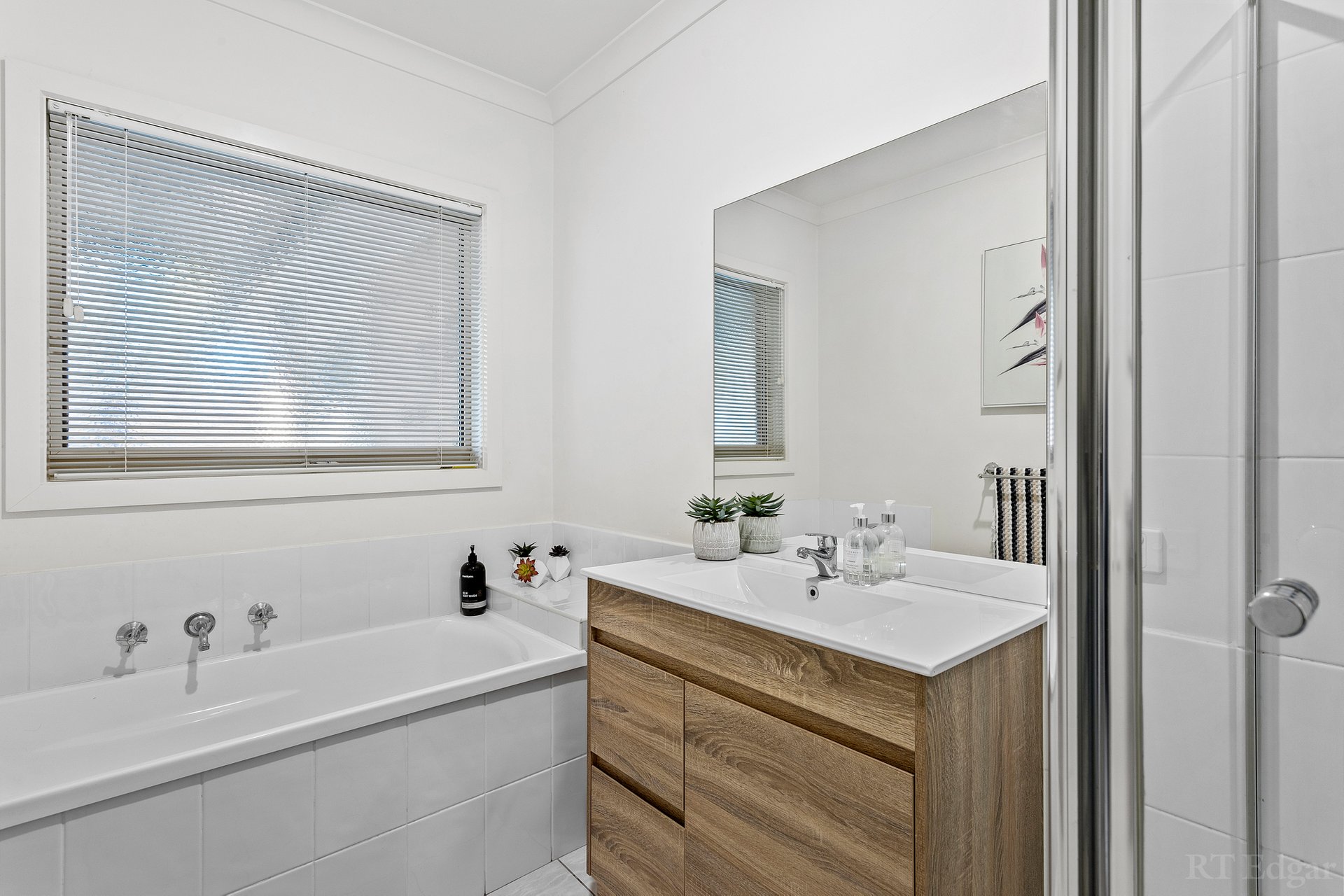 Property Gallery Thumbnail 8