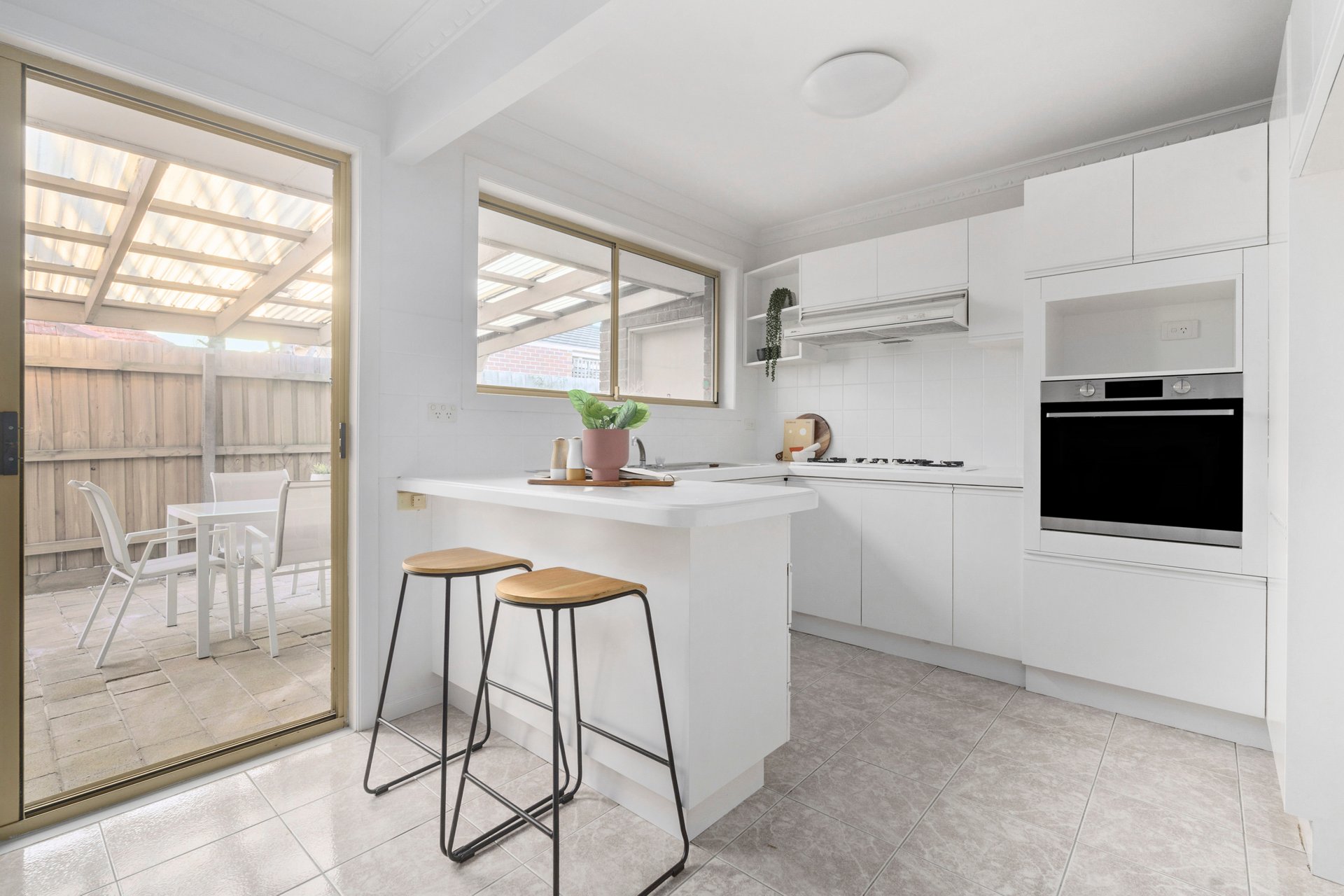4/139 Roberts Street, Essendon image 2