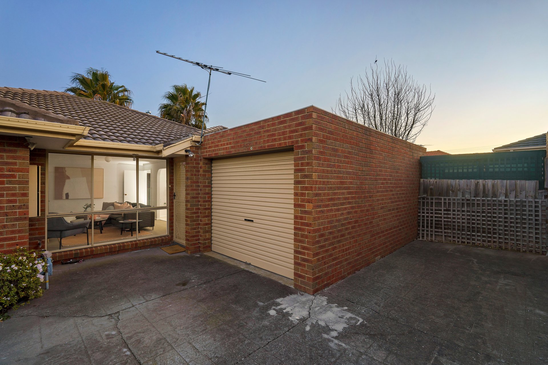 4/139 Roberts Street, Essendon image 1