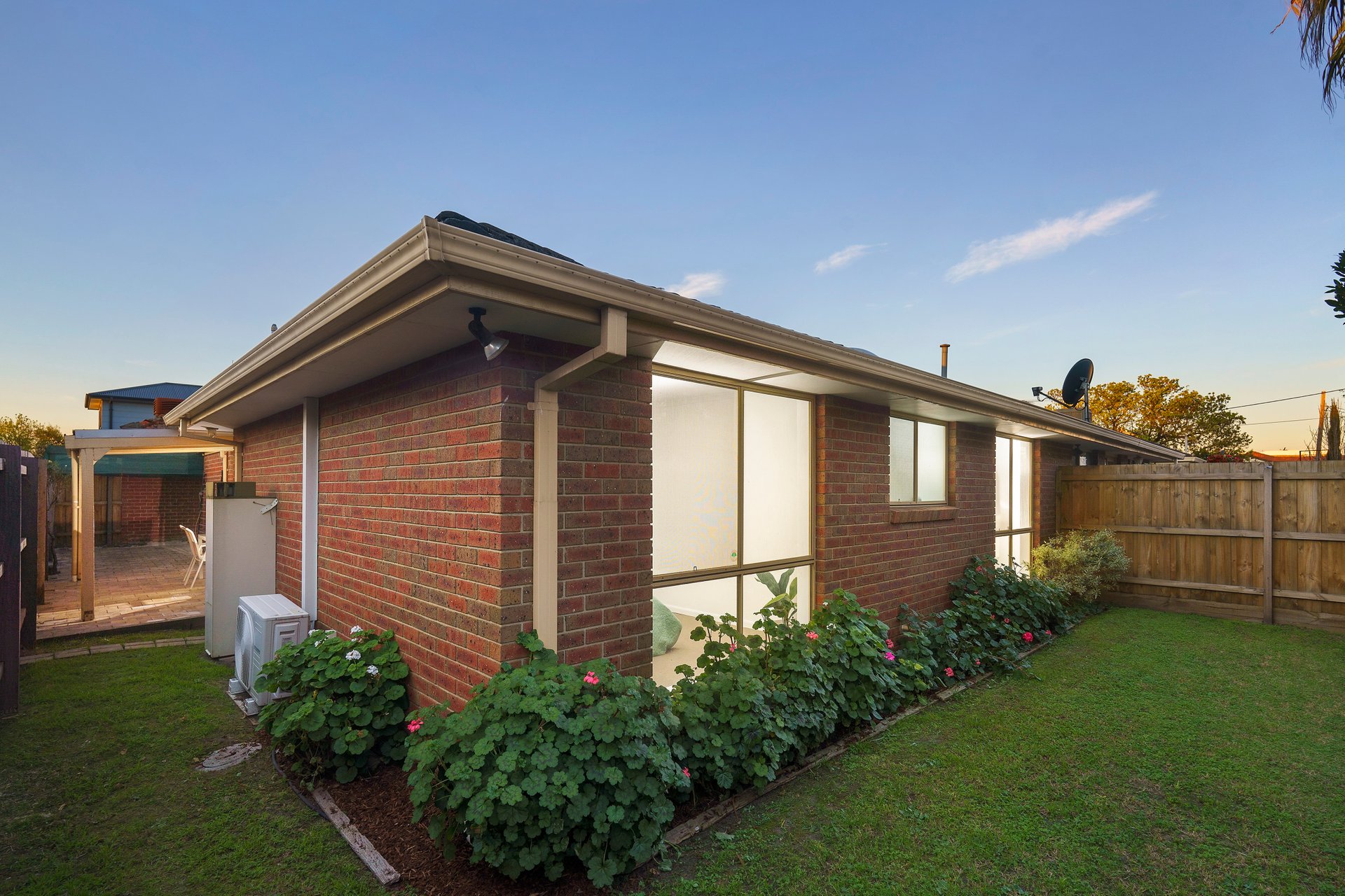4/139 Roberts Street, Essendon image 10