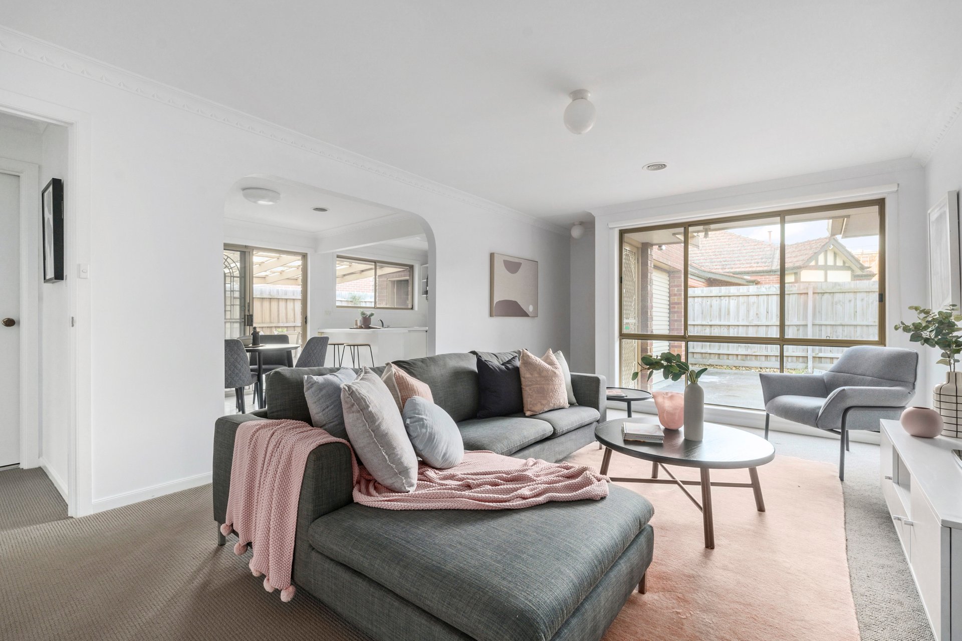 4/139 Roberts Street, Essendon image 5