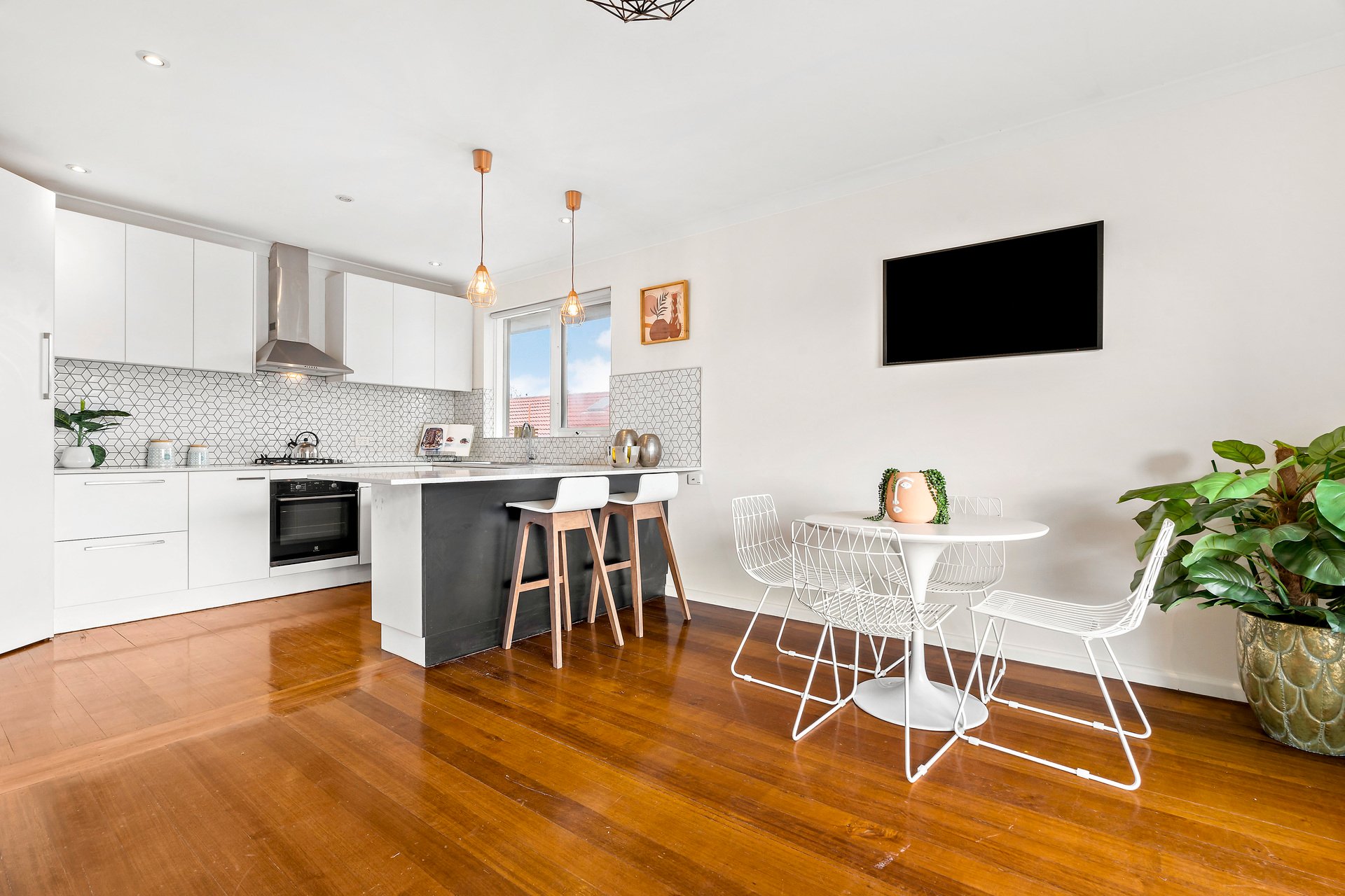 Property Gallery Thumbnail 3