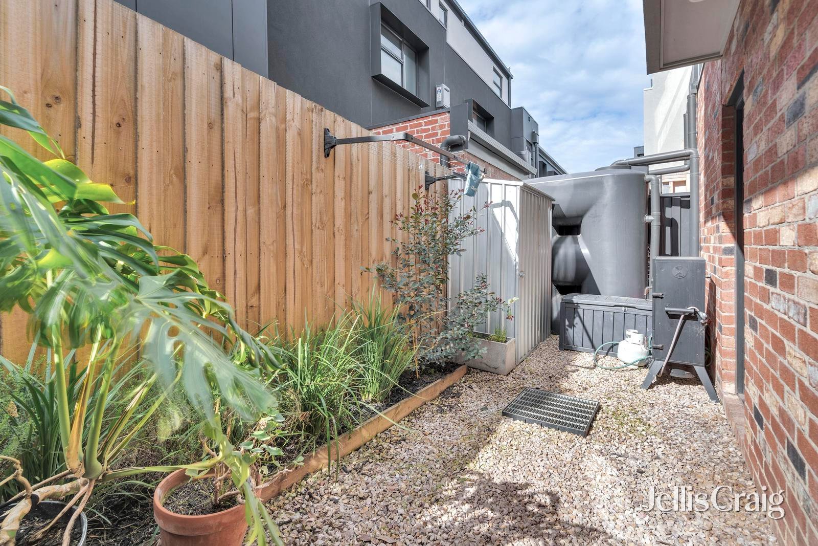 4/14 Irvine Crescent, Brunswick West image 12