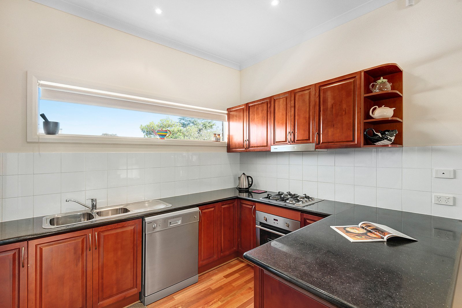 4/14 McCubbin Street, Burwood image 3