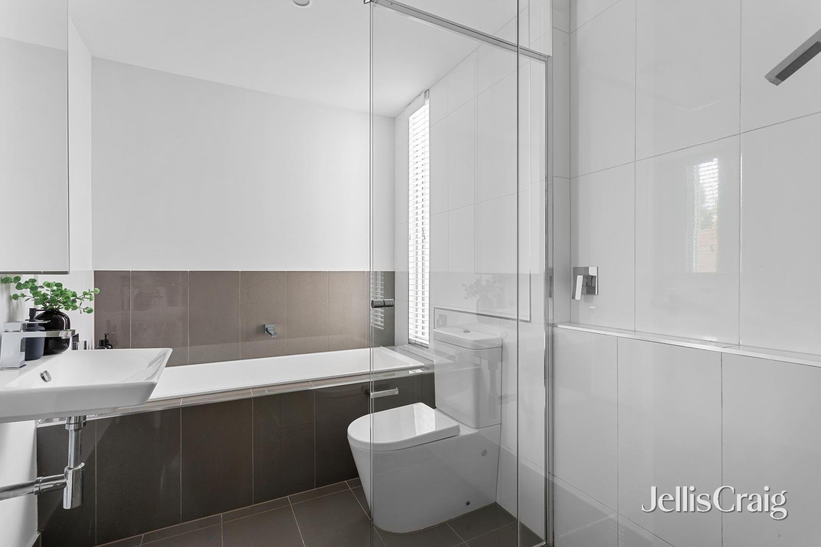 4/14 South Avenue, Bentleigh image 8