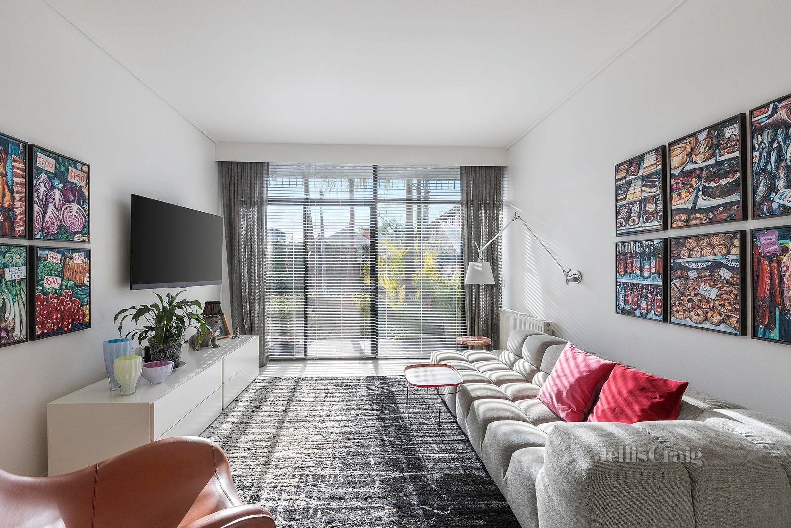 4/14 St Leonards Avenue, St Kilda image 2