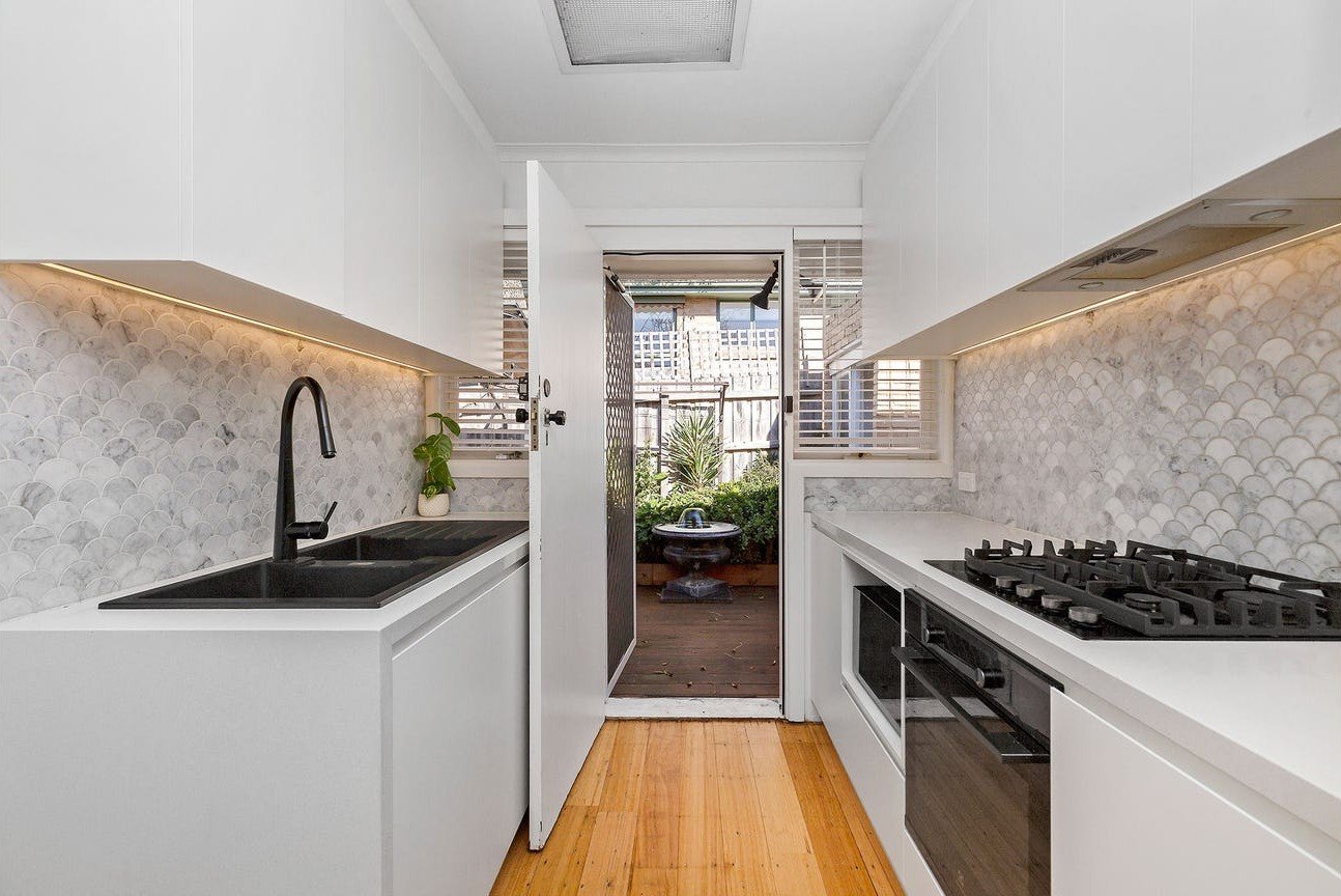 4/14 Warrigal Road, Surrey Hills image 4