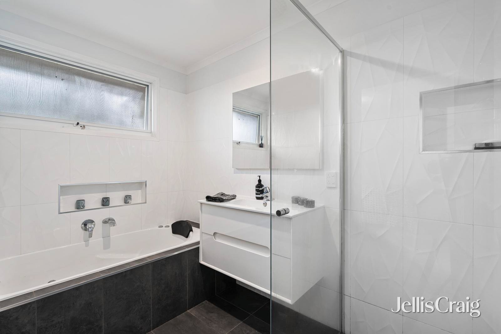 4/15-17 Roger Street, Doncaster&nbsp;East image 8