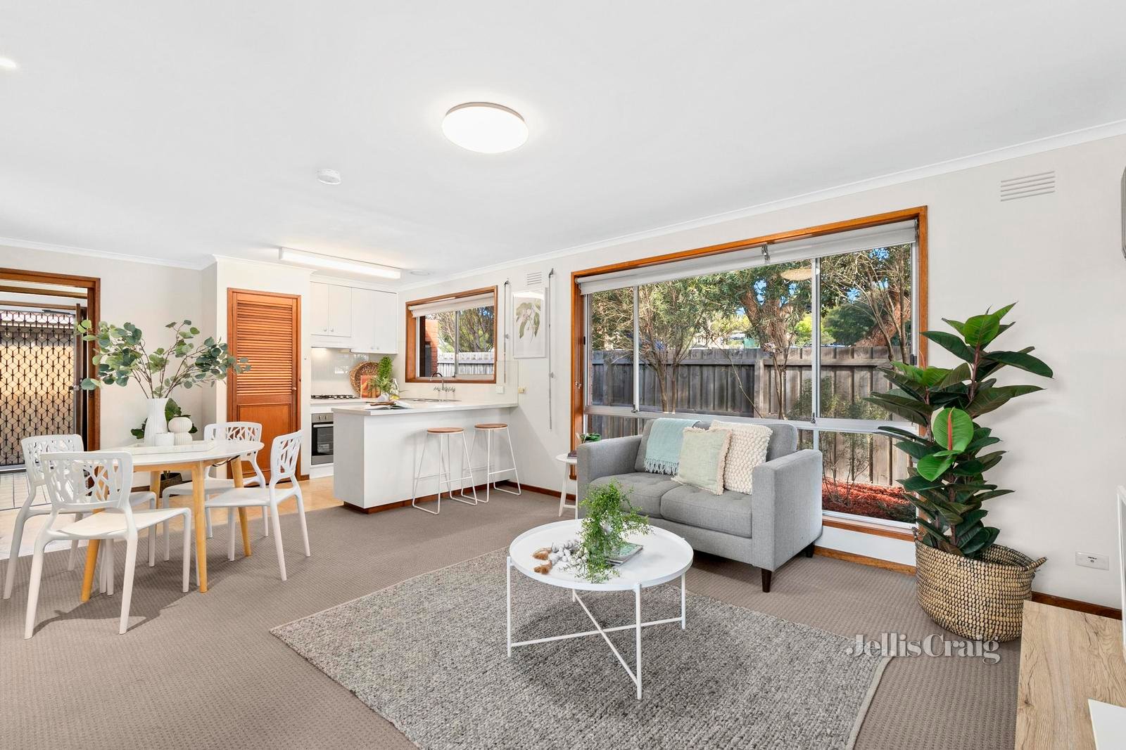 4/15 Bostock Avenue, Manifold Heights image 2