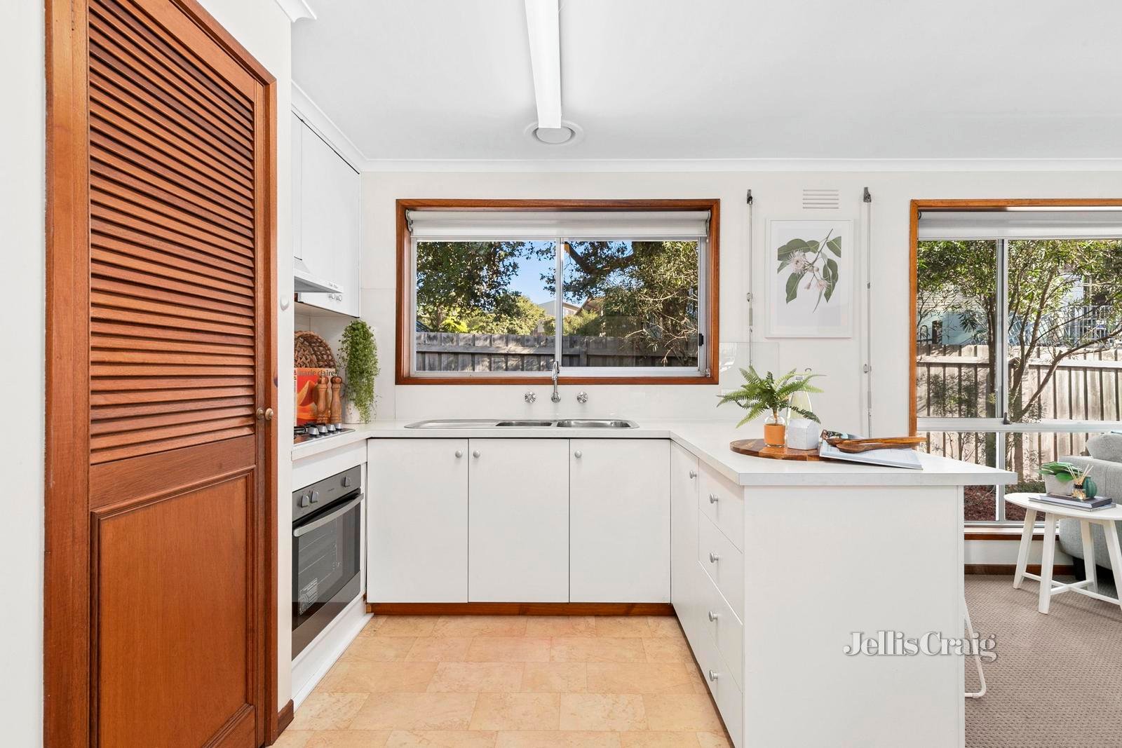 4/15 Bostock Avenue, Manifold Heights image 4