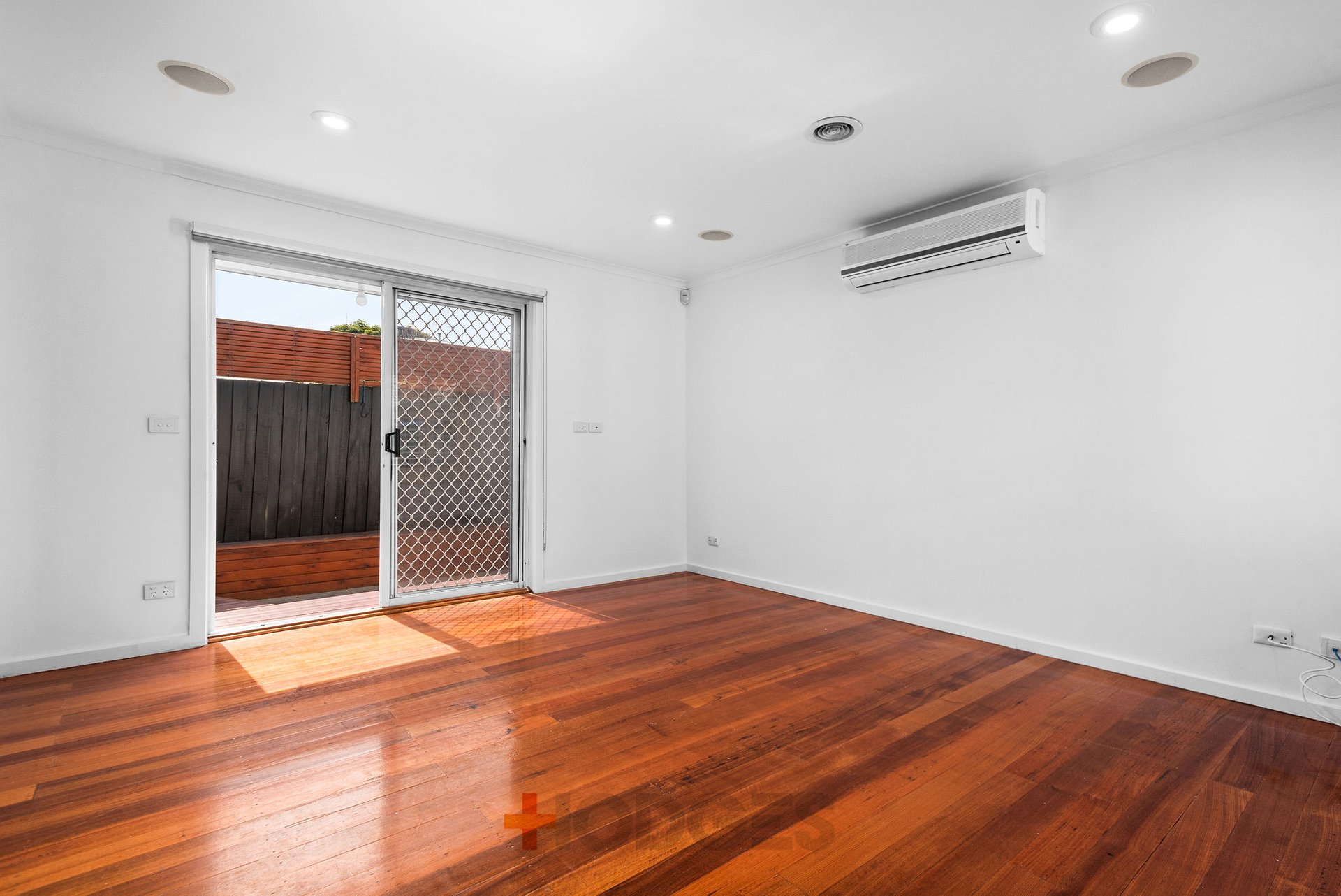 4/15 Cameron Street Cheltenham