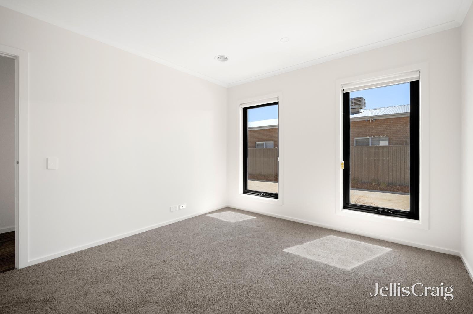 4/15 Limetree Way, Lake Gardens image 7