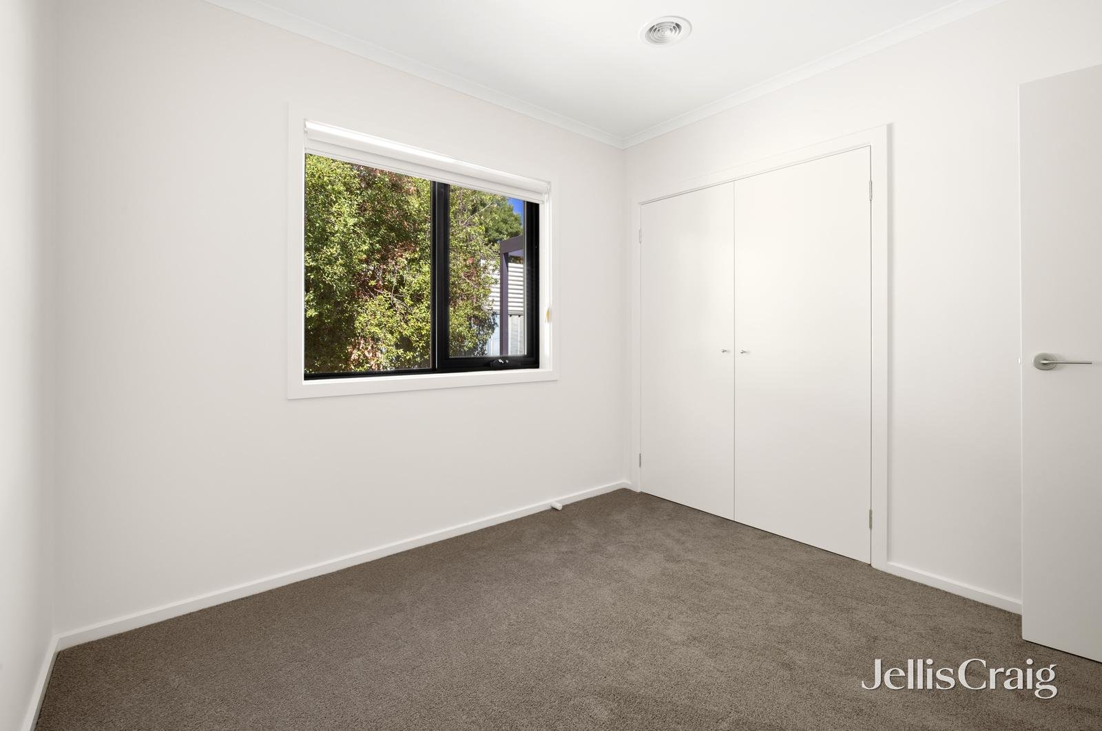 4/15 Limetree Way, Lake Gardens image 10
