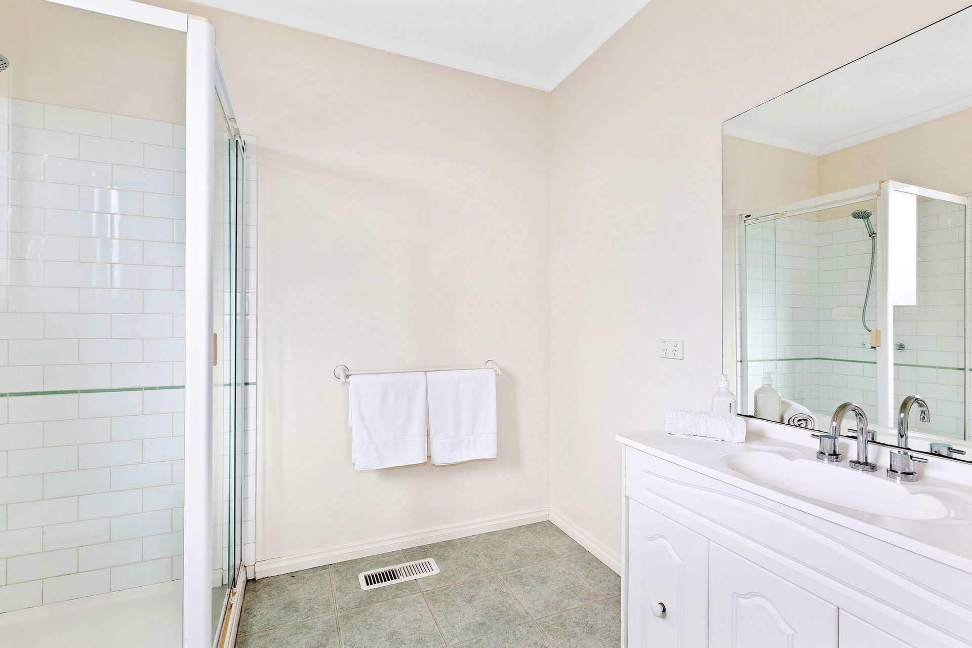 415 Melbourne Road, Blairgowrie image 9