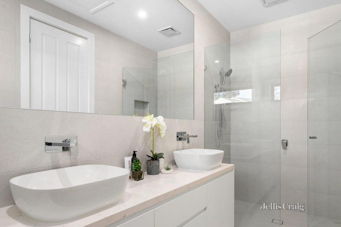 4/15 Monaco Street, Doncaster image 6