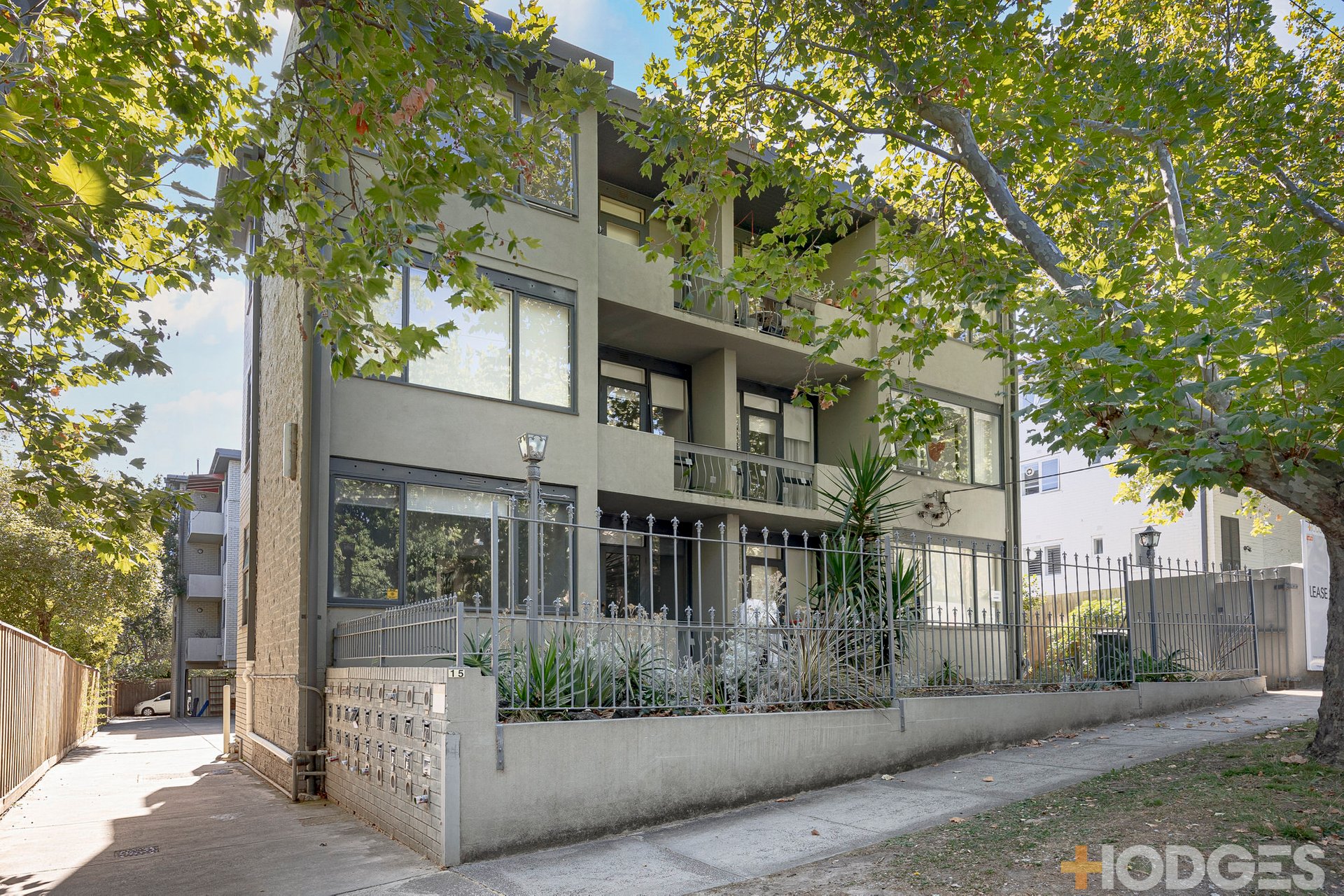 4 / 15 Rockley Road SOUTH YARRA