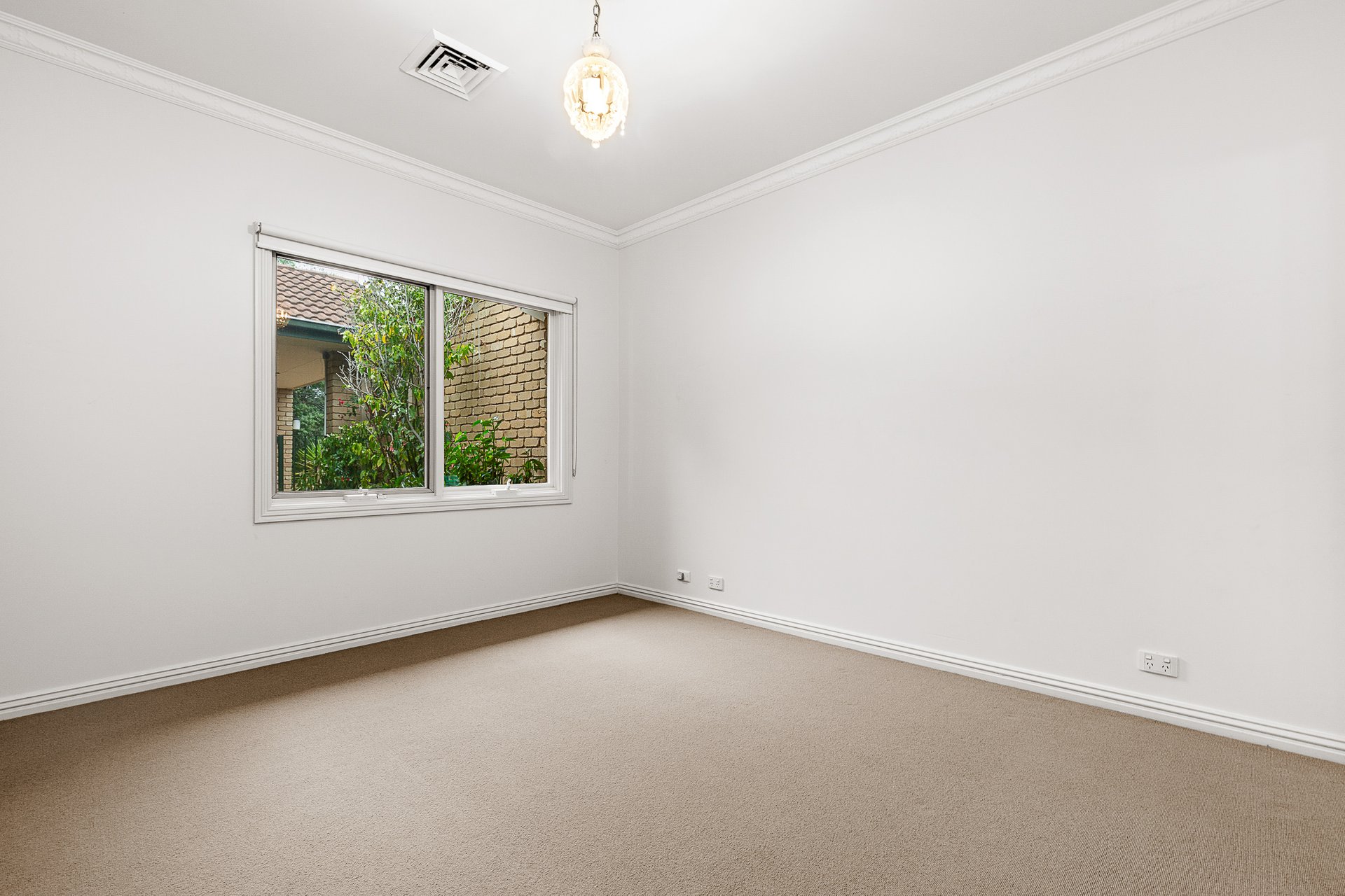 Property Gallery Thumbnail 5