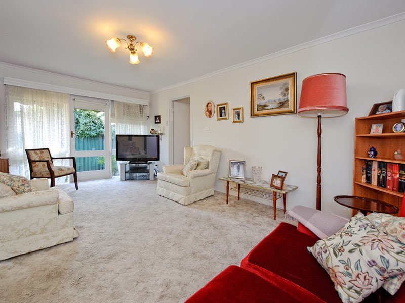 4/15 Wellington Road, Box Hill image 2