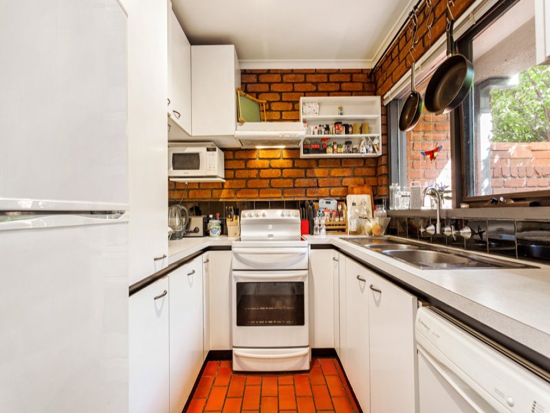 4 / 150 Hyde Street (Facing Lennox St)  YARRAVILLE