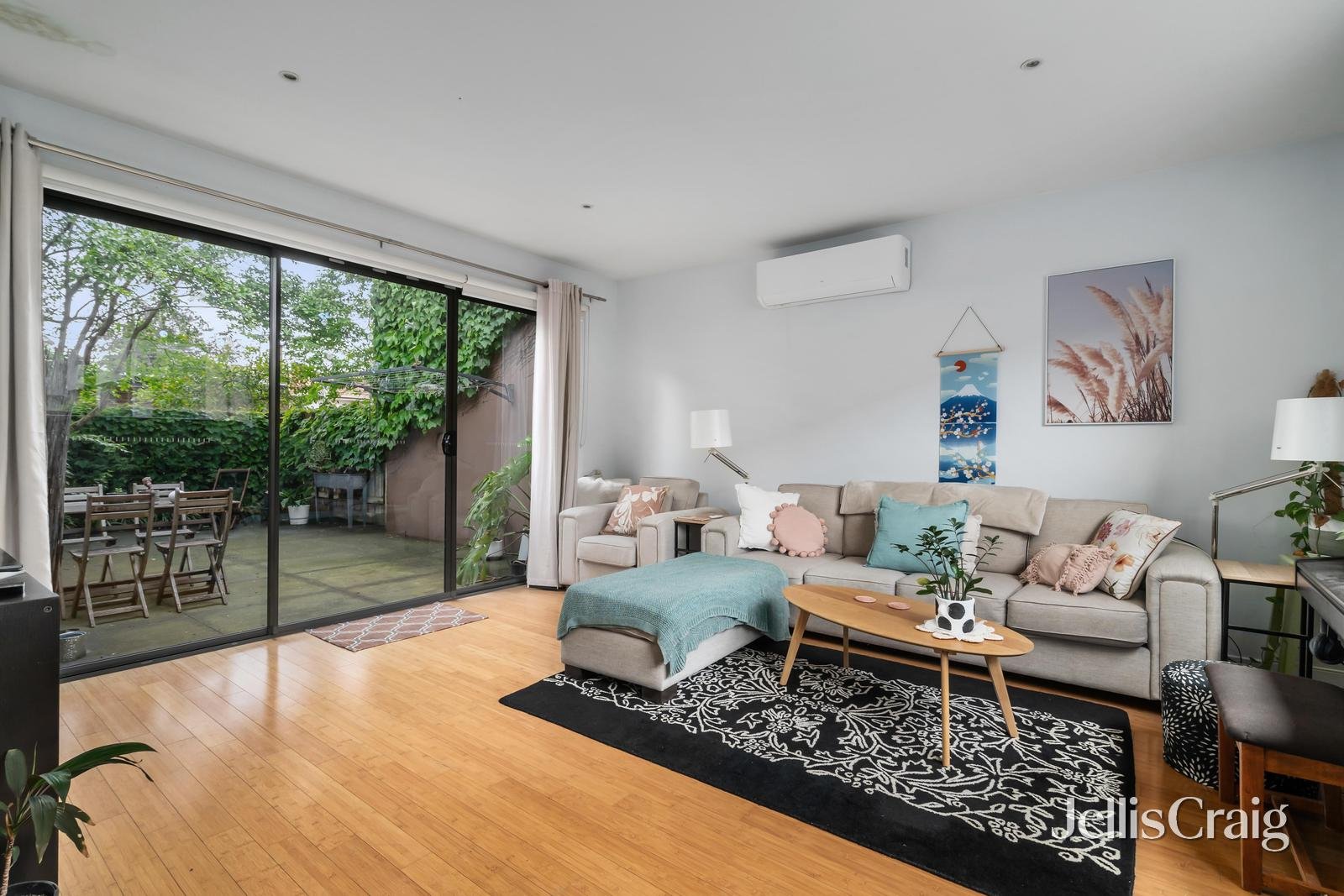 4/158 Clarendon Street, Thornbury image 2