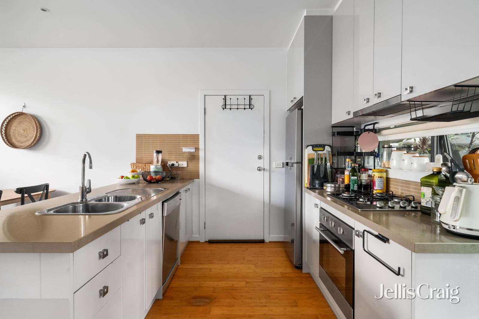 4/158 Clarendon Street, Thornbury image 4