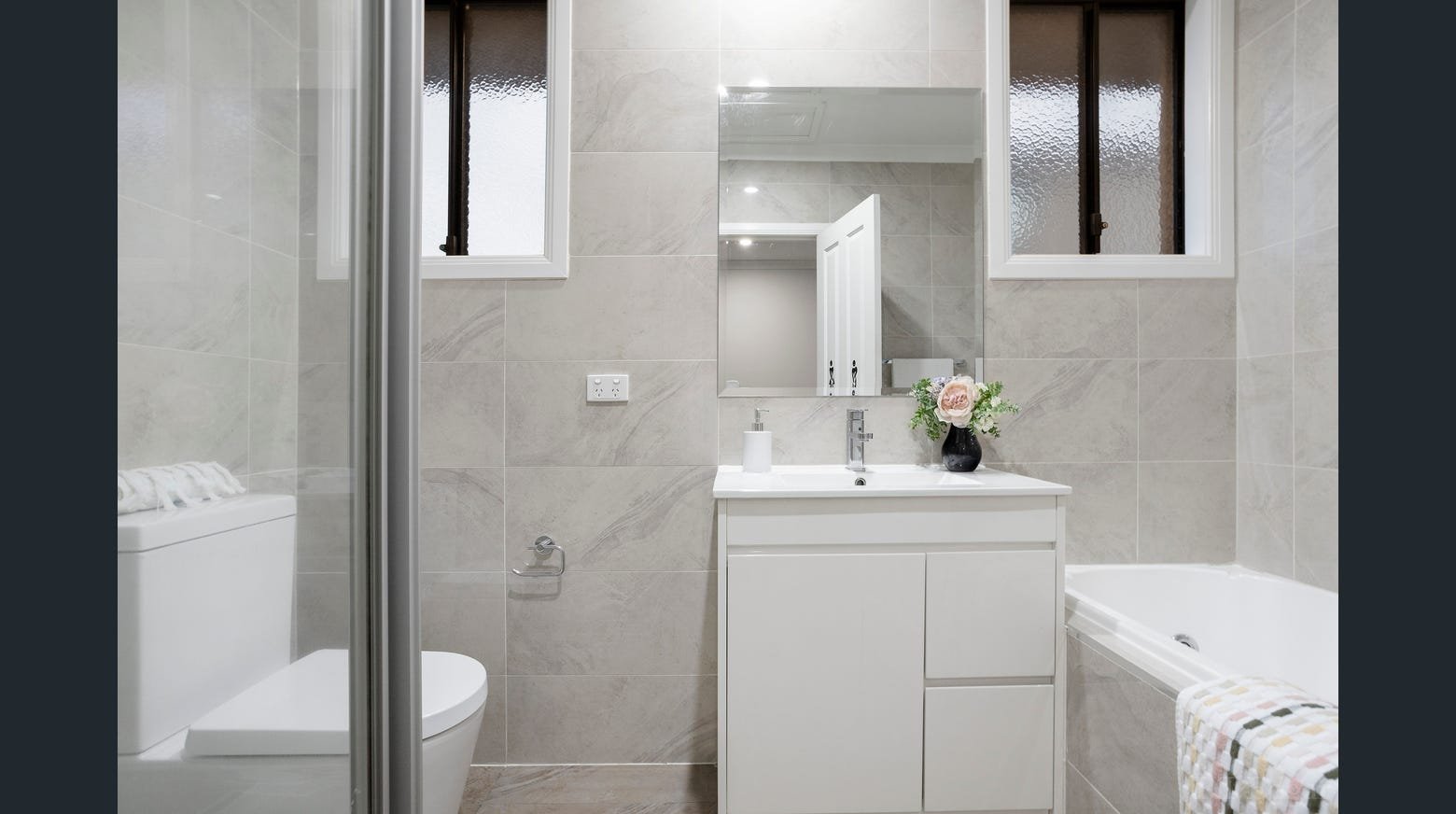 Property Gallery Thumbnail 6