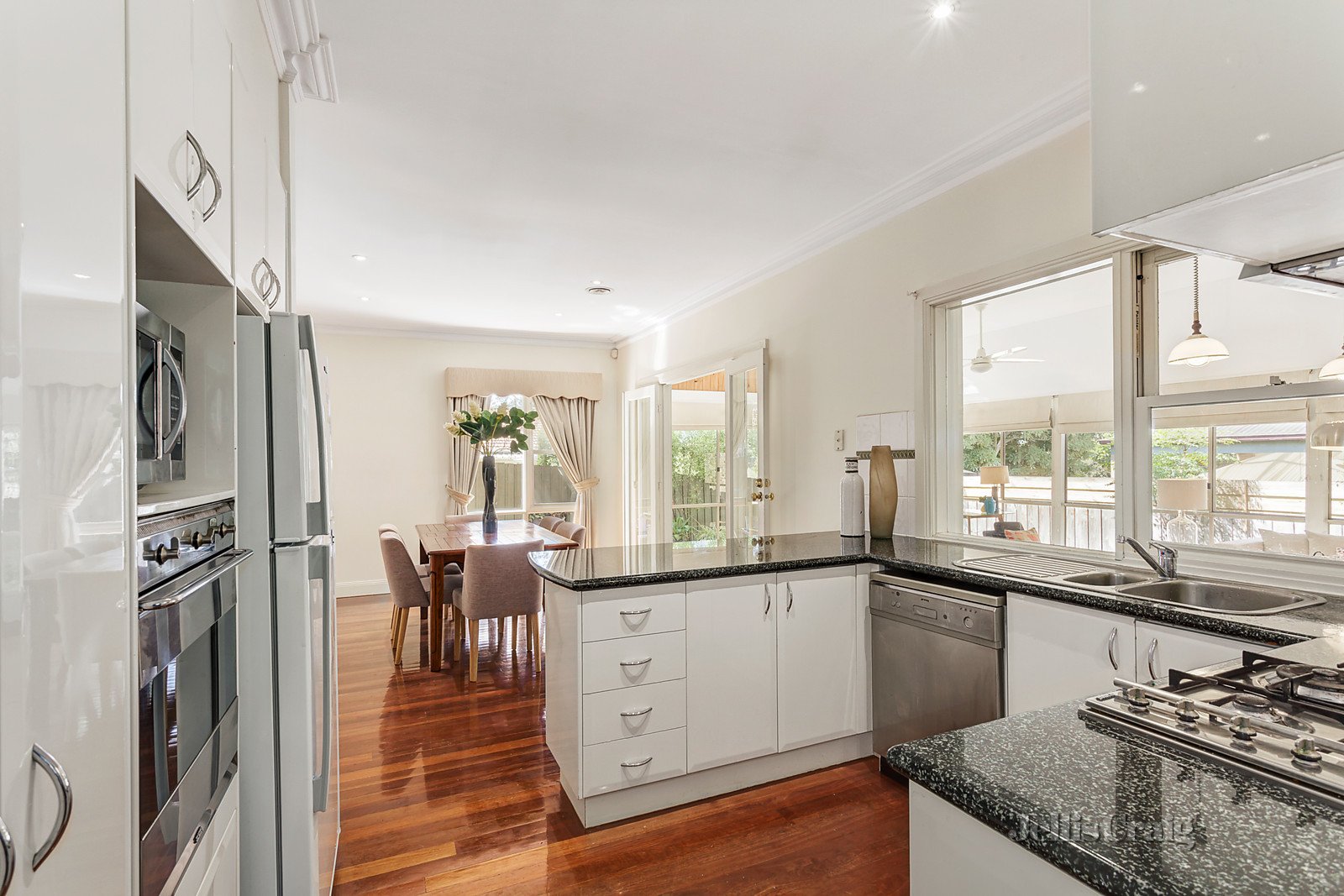 4/16 Bona Vista Avenue, Surrey Hills image 4