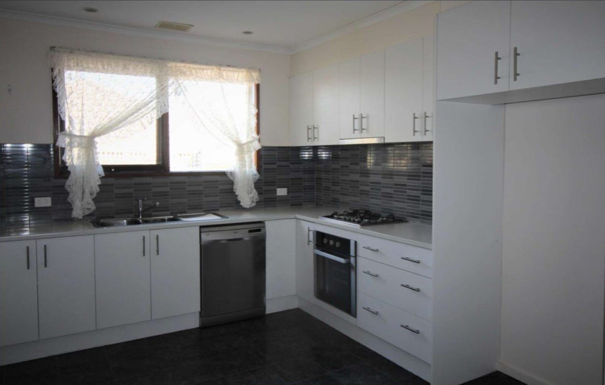 4/16 Brenbeal Street, Balwyn image 3