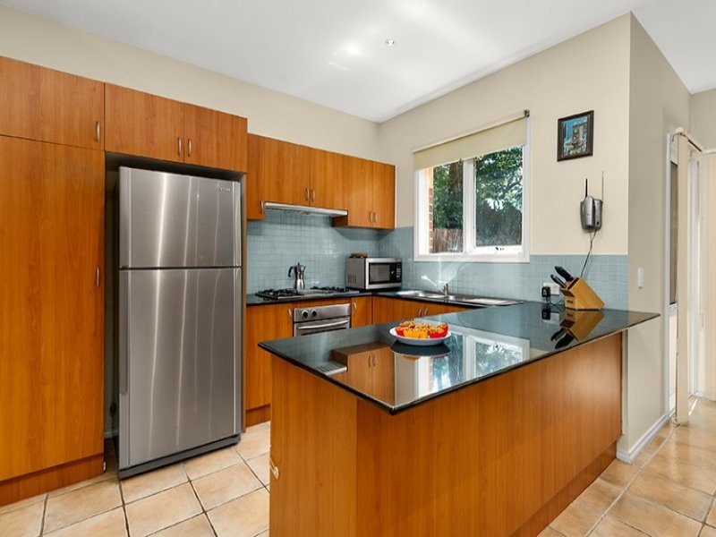 4/16 Carrigal Street, Balwyn image 2