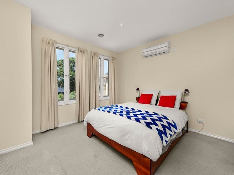4/16 Carrigal Street, Balwyn image 5
