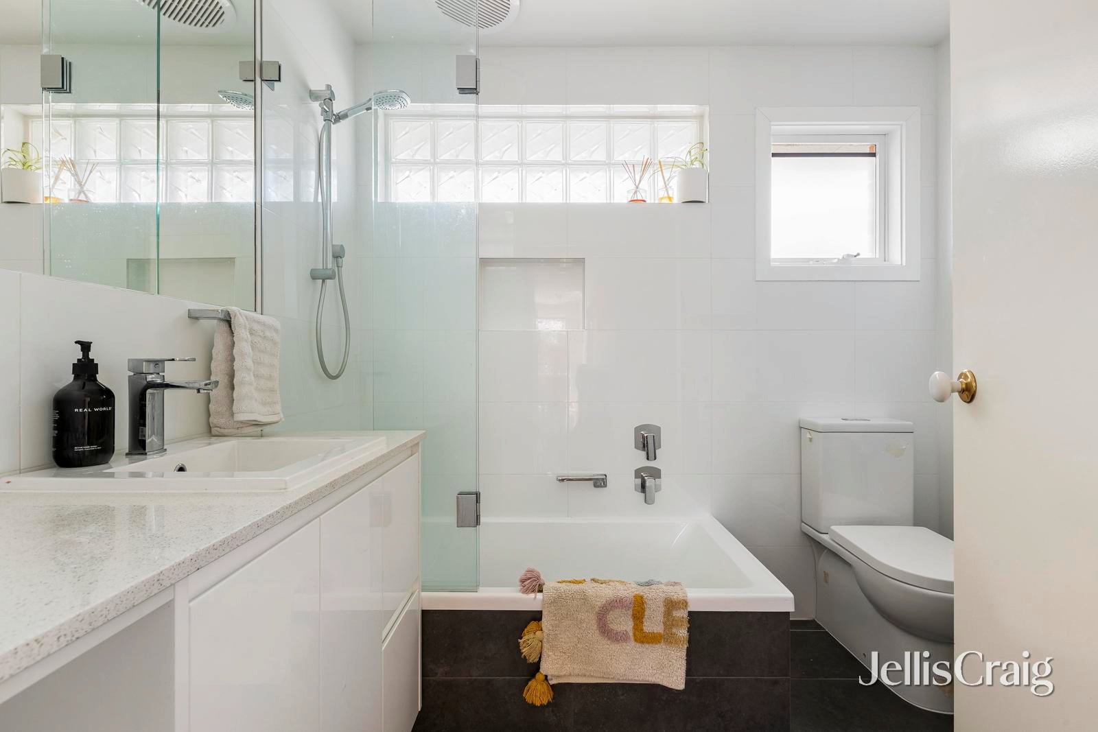 4/16 Myrtle Street, Ivanhoe image 6