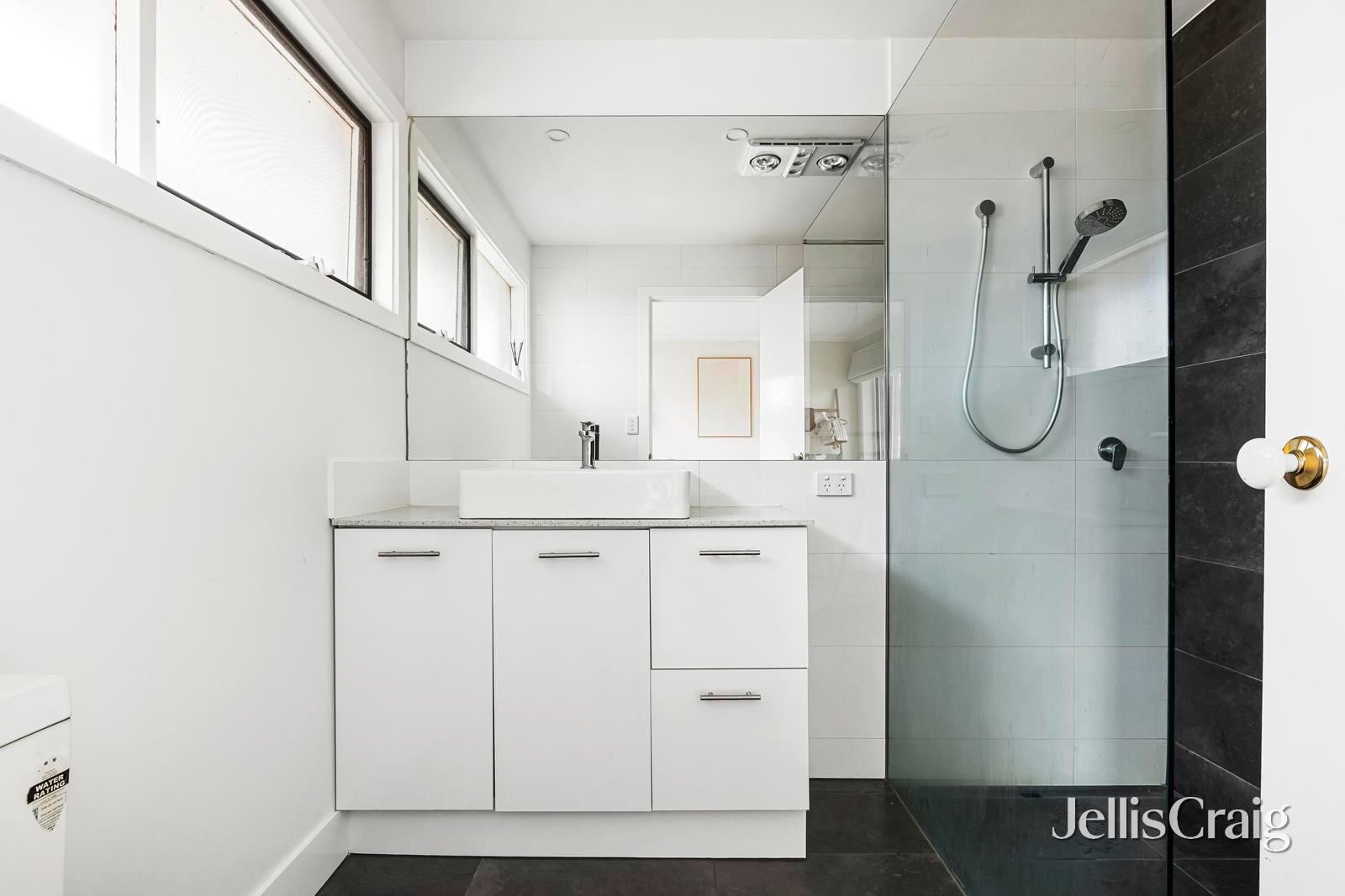 4/16 Myrtle Street, Ivanhoe image 8