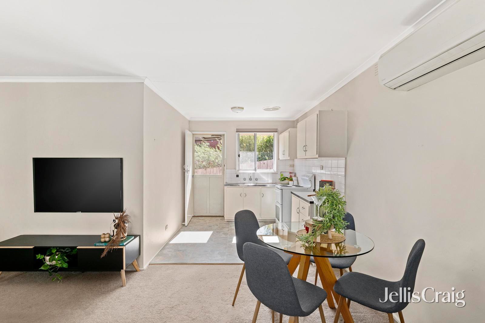 4/16 Newman Road, Mooroolbark image 6