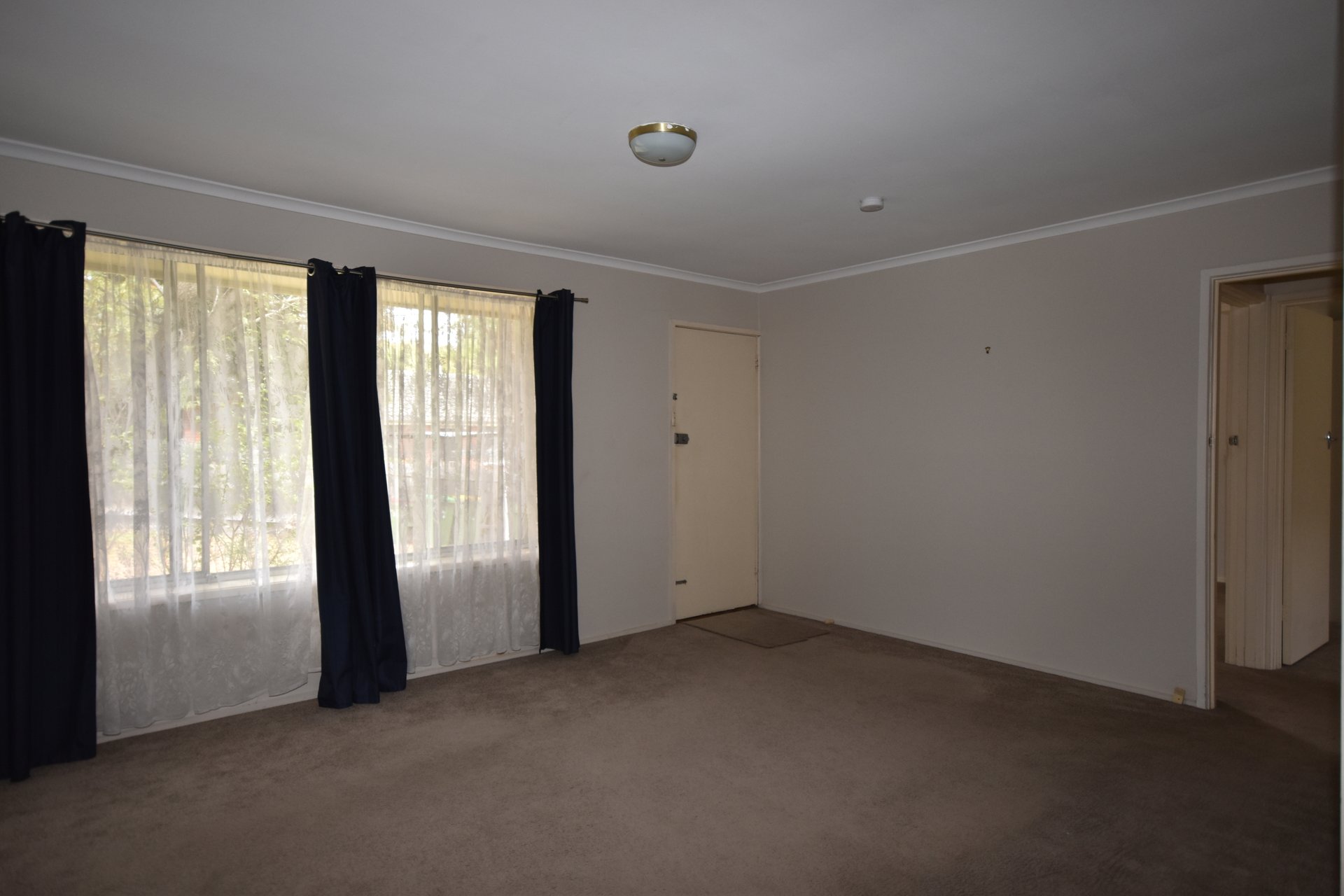 4/16 Newman Road, Mooroolbark image 2