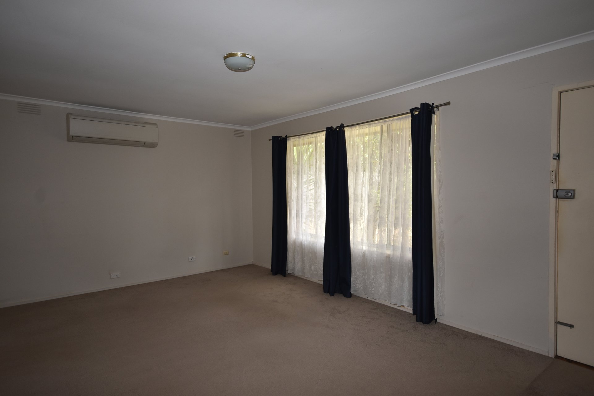 4/16 Newman Road, Mooroolbark image 3