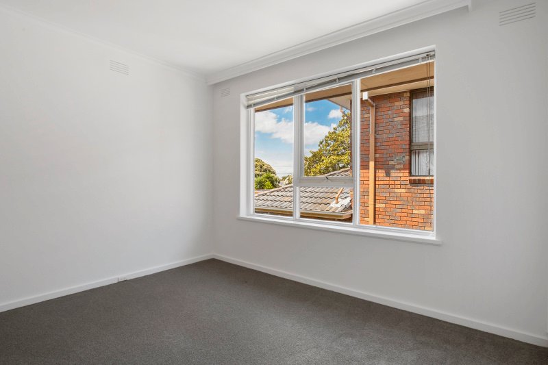 4 / 16 Royal Avenue GLEN HUNTLY, VIC 3163