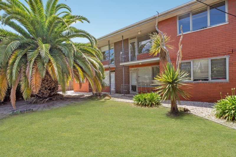 4 / 16 Royal Avenue GLEN HUNTLY, VIC 3163