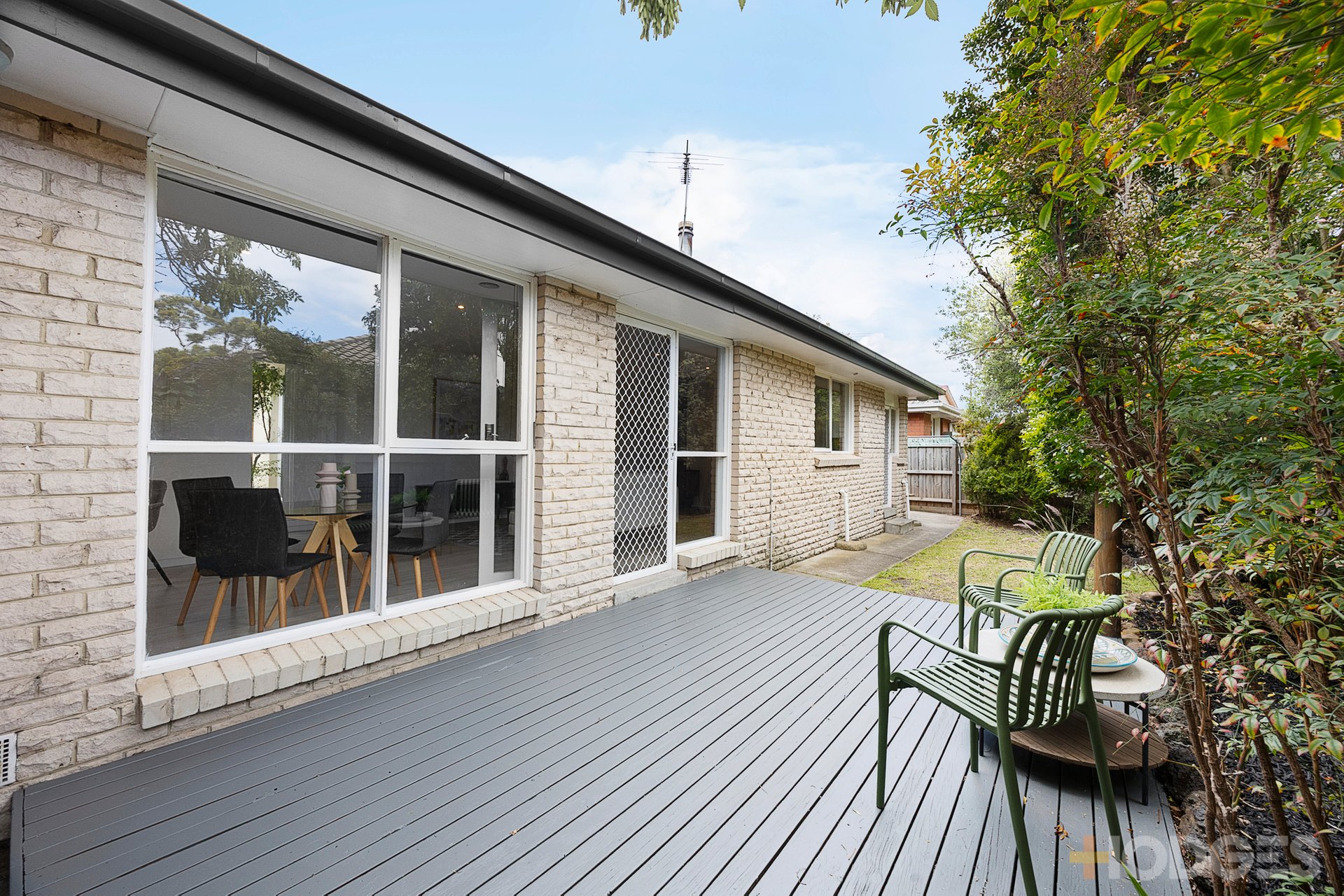 4 / 16 Second Street Black Rock