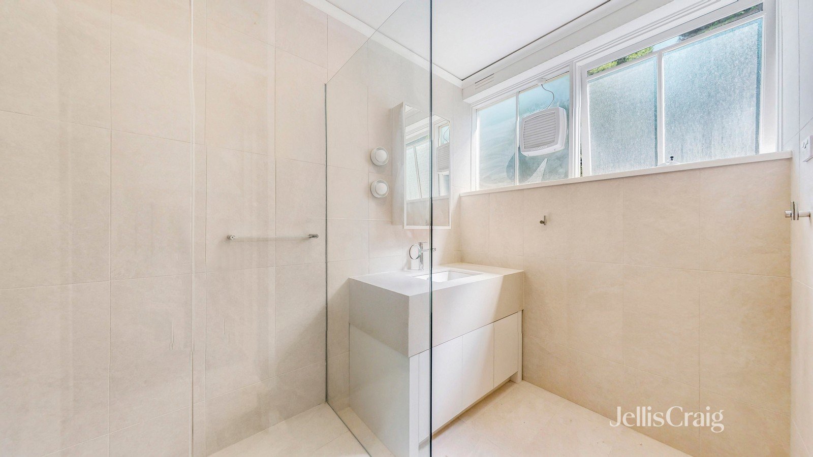 4/16 Tintern Avenue, Toorak image 5